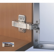 BLUM CLIP top Alurahmenscharnier 95, mit Feder, gerade