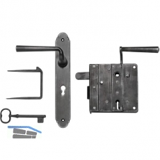 Rustikales Schlossset Drau BB, rechts, DM 73,5, Eisen alt gebrstet